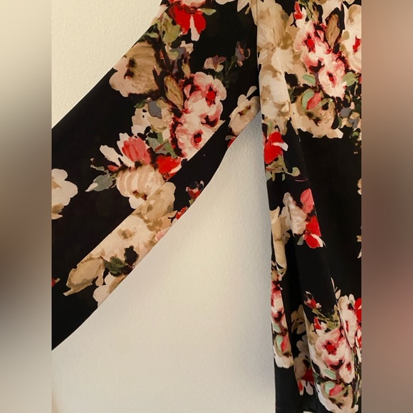Calvin Klein Black Floral long Sleeve Vneck Blouse Women’s Sz Small - Picture 8 of 12